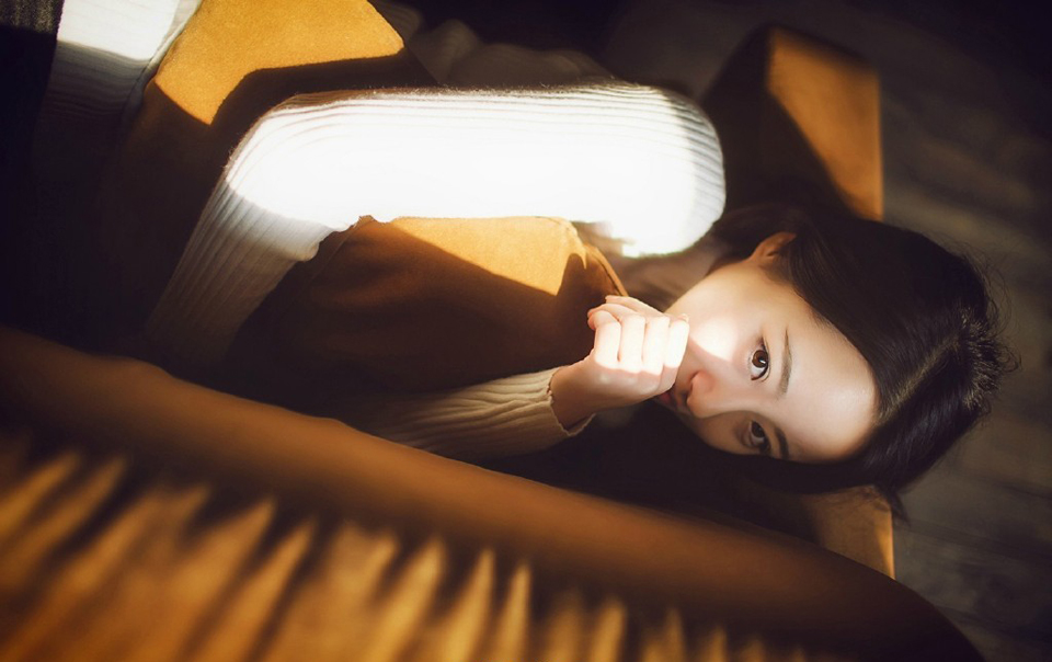 庞统闻言点点头，看向魏延道：“当加紧布防了，以孔明之能，我们恐怕还未赶到江州，江州已经被破，当先巩固好成都周边防御。”